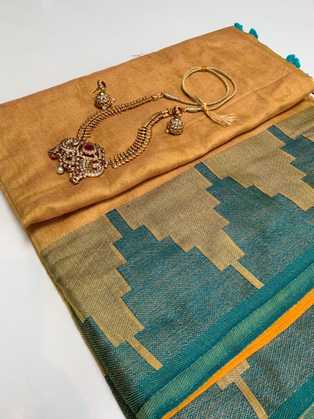 Pure linen saree - Image 2