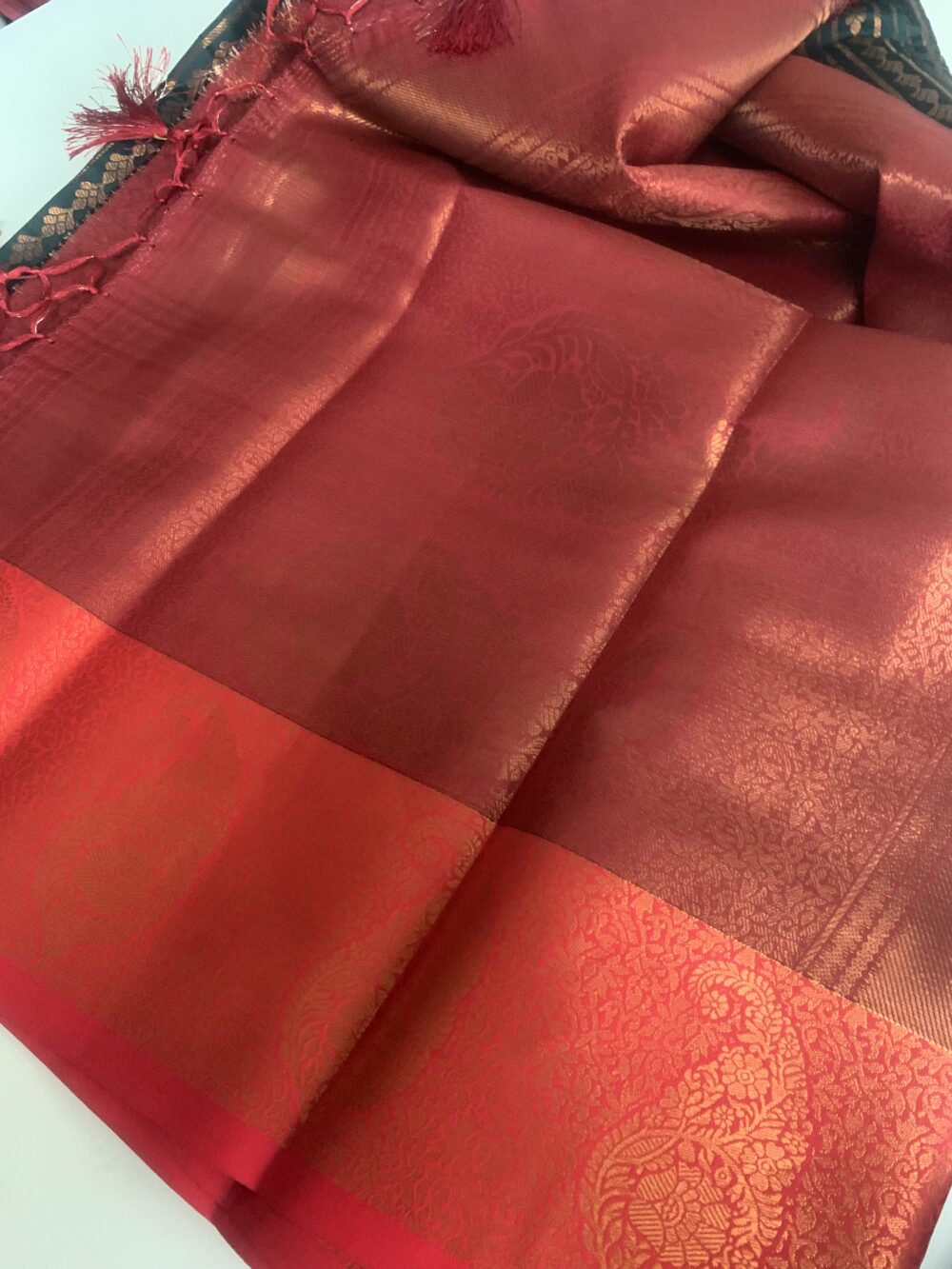 Silk saree in dark green with contrast border and blouse piece in red - Image 5