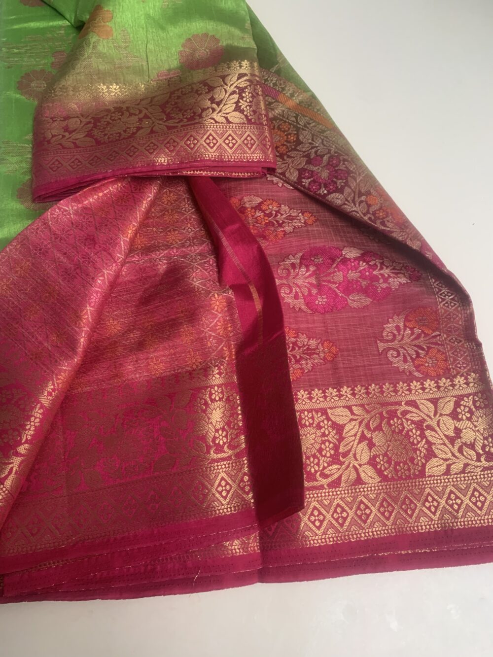 Silk saree with contrast blouse and border - Image 4