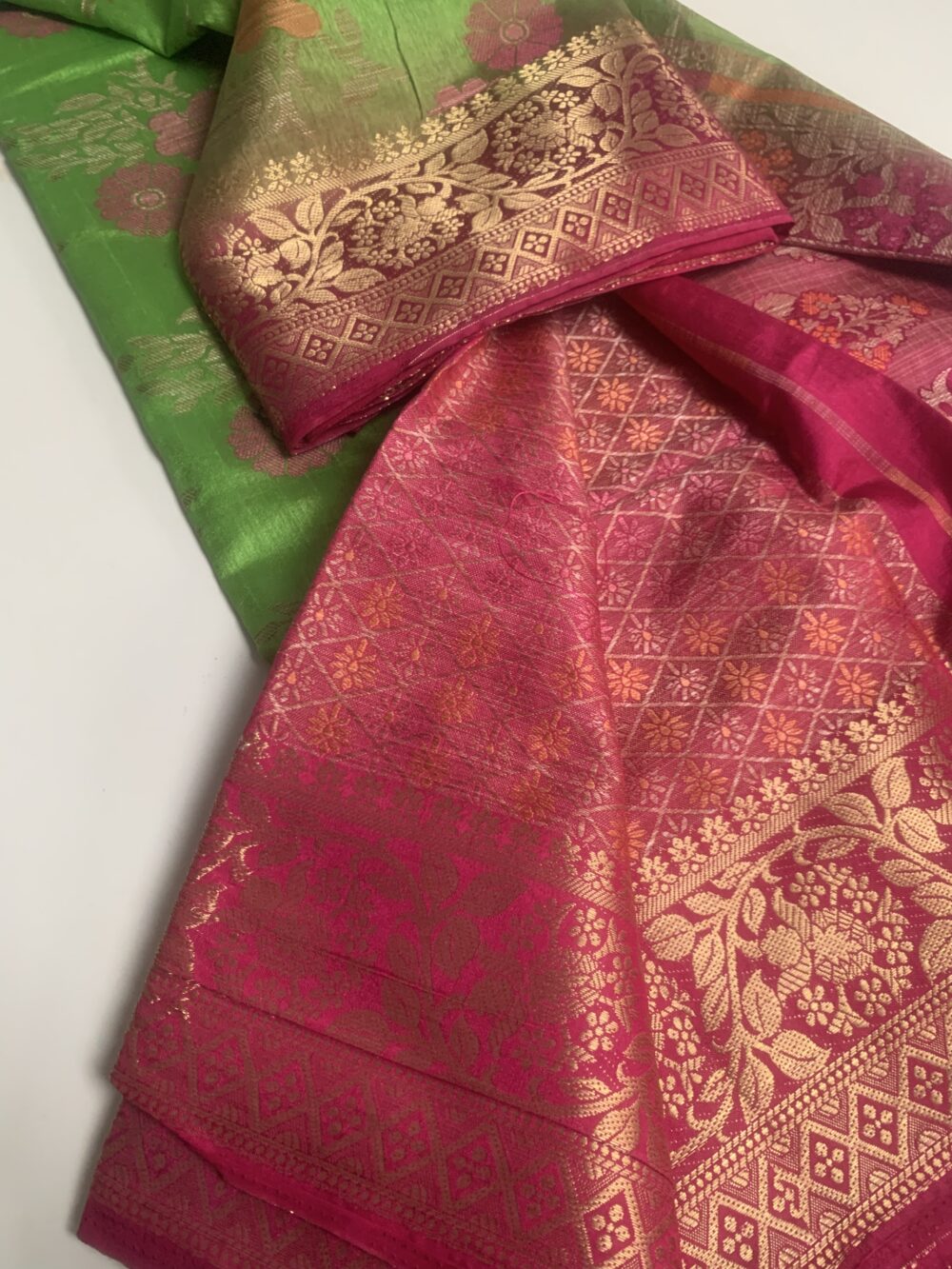 Silk saree with contrast blouse and border - Image 3