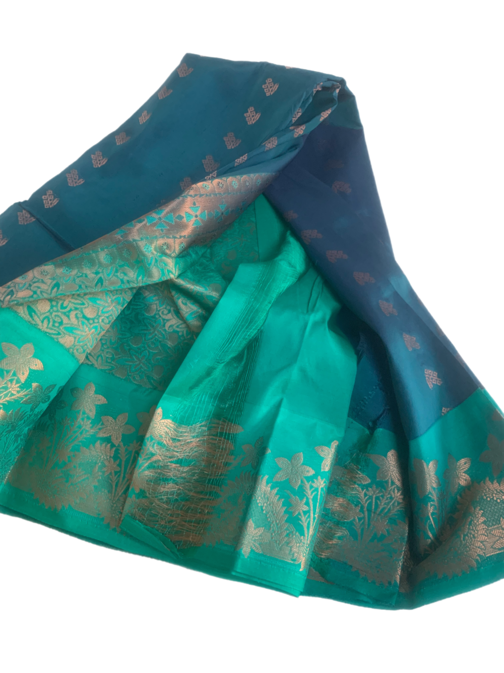 Silk saree in beautiful green and unusual border - Image 4