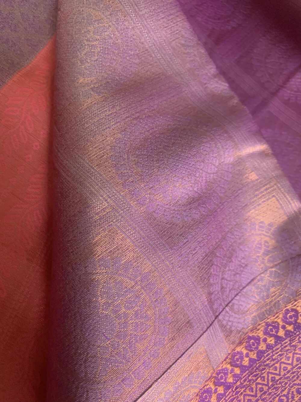 Rich silk saree with contrast border - Image 5