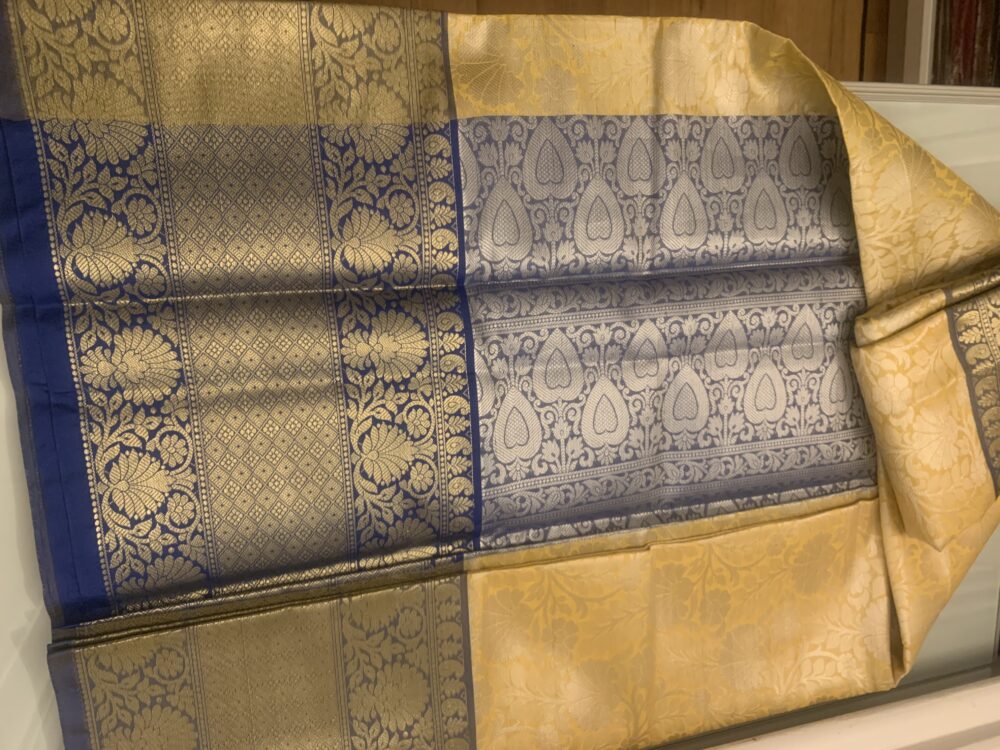Silk saree in yellow and dark green - Image 3