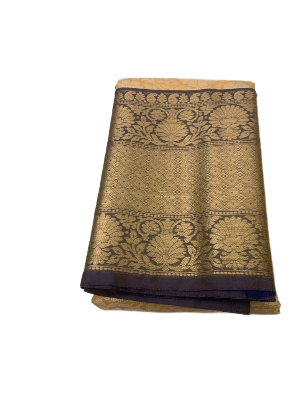 Silk saree in yellow and dark green - Image 5